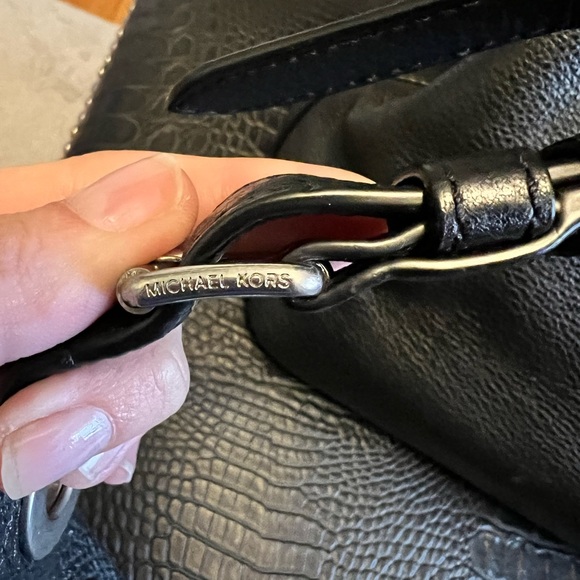 Michael Kors Brooklyn Large Shoulder Bag - Picture 12 of 15